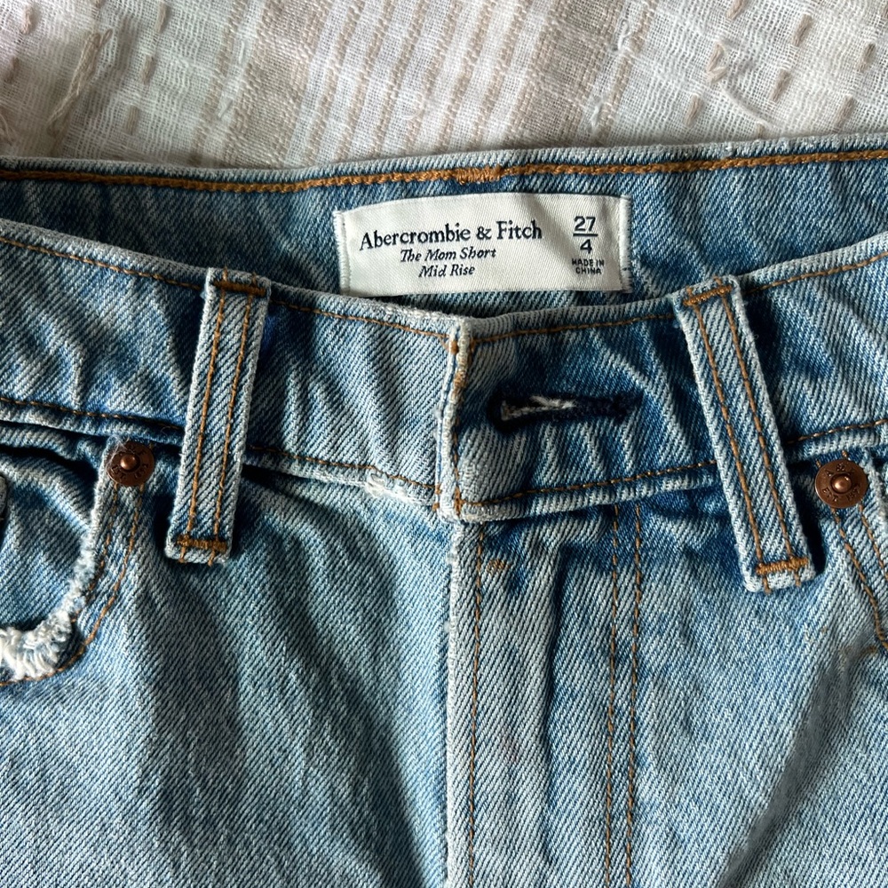 Abercrombie shorts size 4